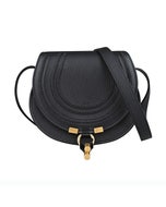 【CHLOE】 Marcie 烙印LOGO小牛皮金屬釦飾馬鞍包(小/黑)