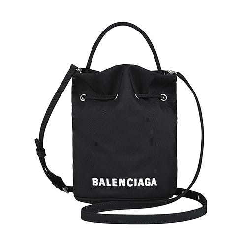 【BALENCIAGA】 Wheel 針繡白字LOGO尼龍束帶式斜背兩用水桶包(黑)