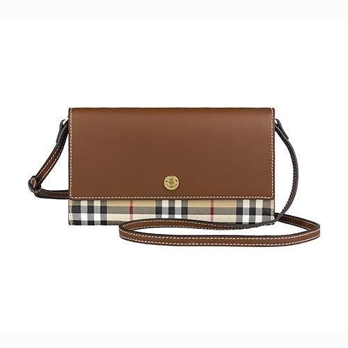 【BURBERRY】Hannah 金釦刻印LOGO小牛皮拼格紋PVC按釦斜背長夾包(淺棕x米格紋)