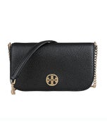 【TORY BURCH】Chelsea雙T金字LOGO粒面牛皮翻蓋6卡磁釦式斜背包(黑)