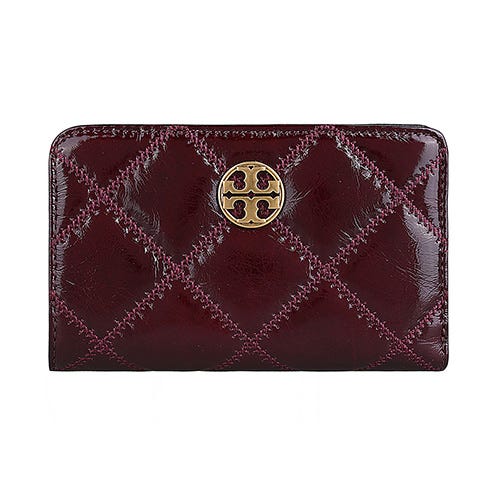 【TORY BURCH】Willa金屬T字LOGO漆皮菱格絎縫10卡壓釦式對開中夾(深果醬紅)