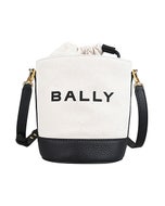 【BALLY】Bar壓印黑字LOGO設計帆布拼牛皮束口斜背水桶包(迷你/白x黑)